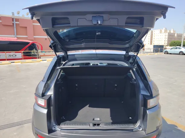 Car image 26