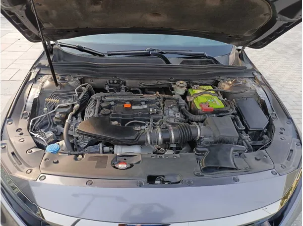 Car image 26