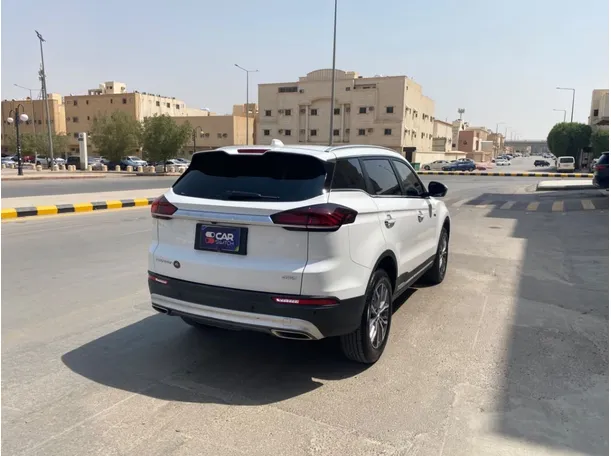Car image 5