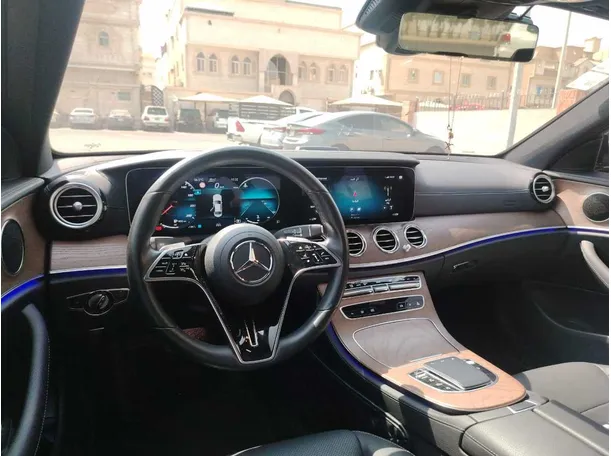 Car image 29