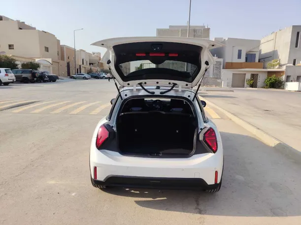 Car image 21