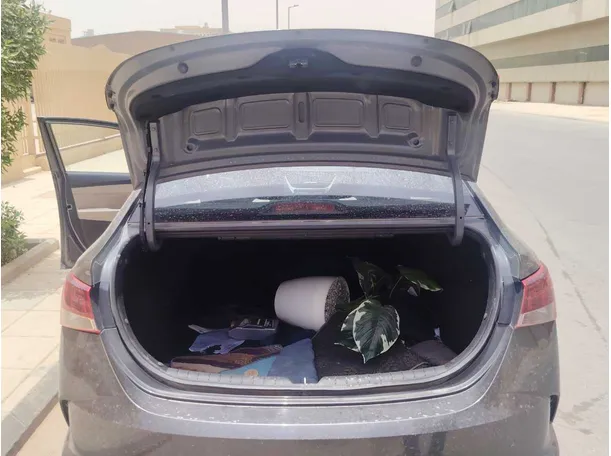 Car image 23