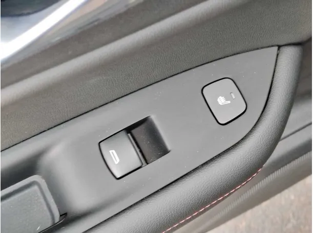Car image 38