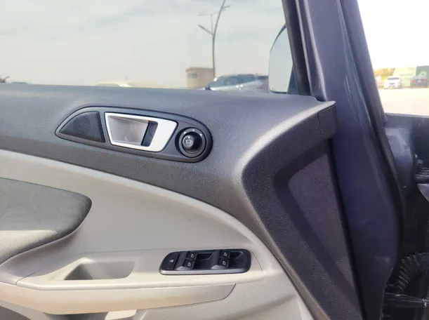 Car image 23