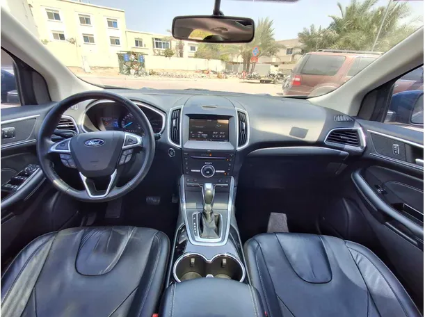 Car image 14