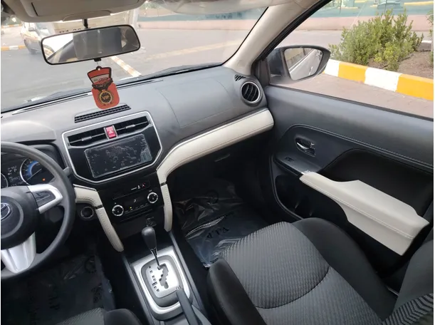 Car image 23
