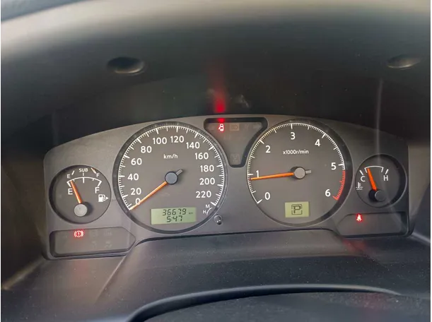 Car image 24