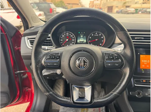 Car image 17
