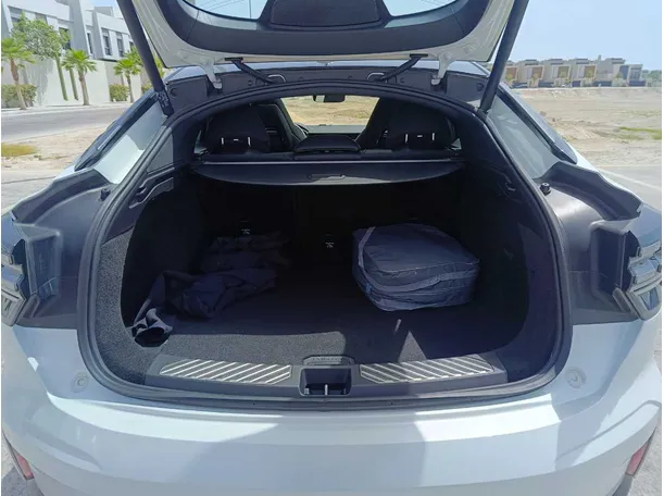 Car image 30