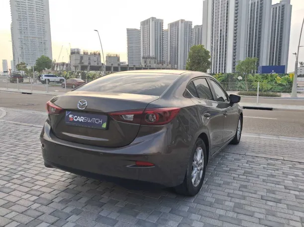 Car image 7