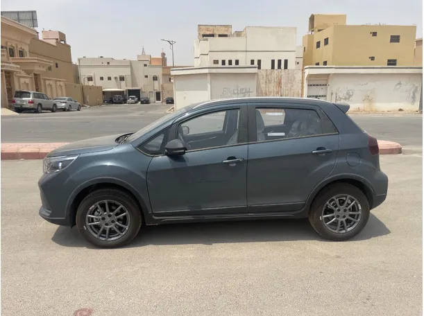 Car image 8