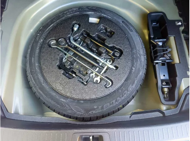 Car image 33