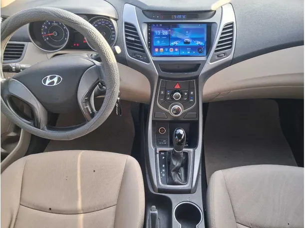 Car image 18