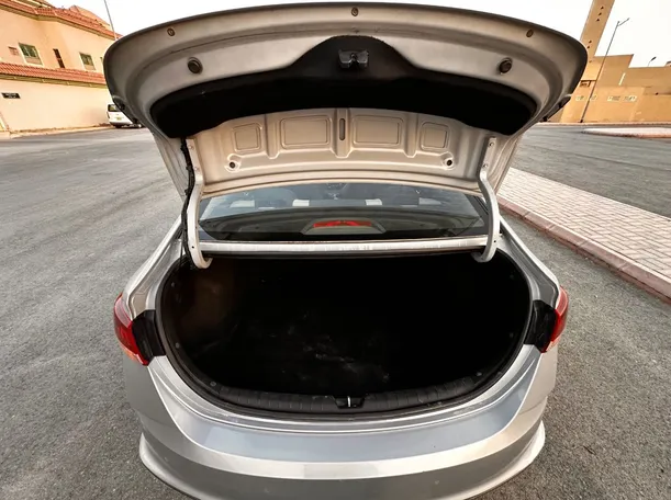 Car image 20