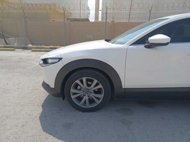 Car image 9