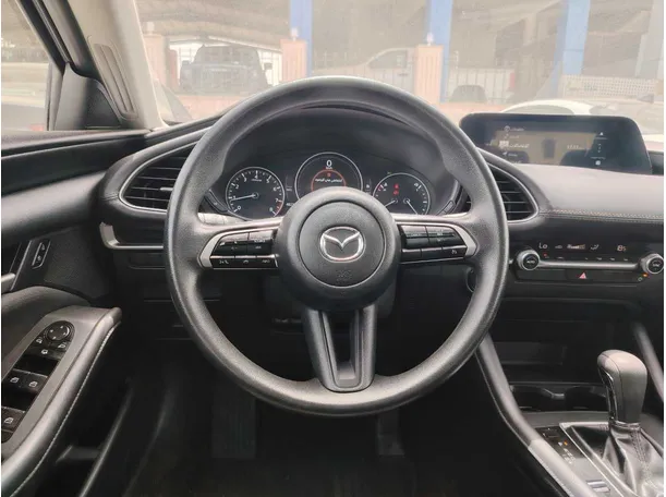 Car image 23