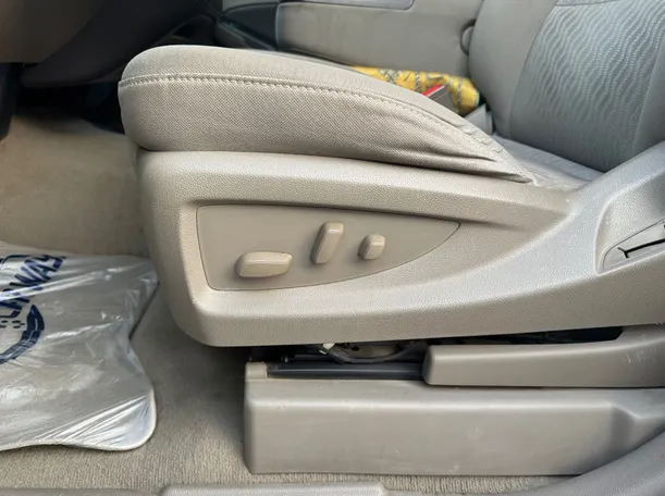 Car image 26