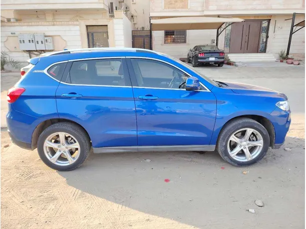 Car image 4