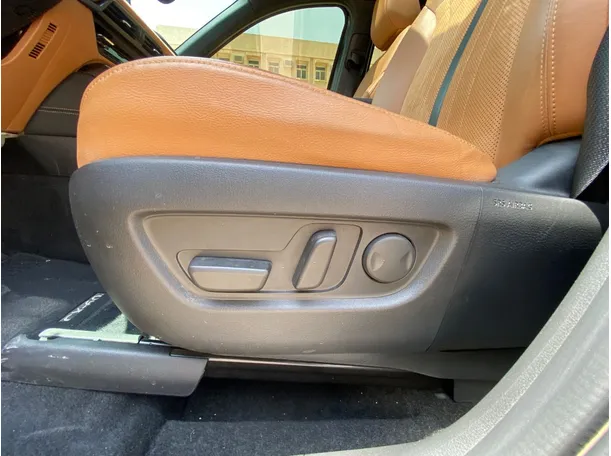Car image 29