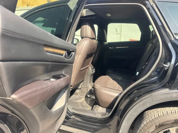 Car image 13