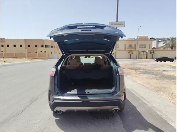 Car image 24