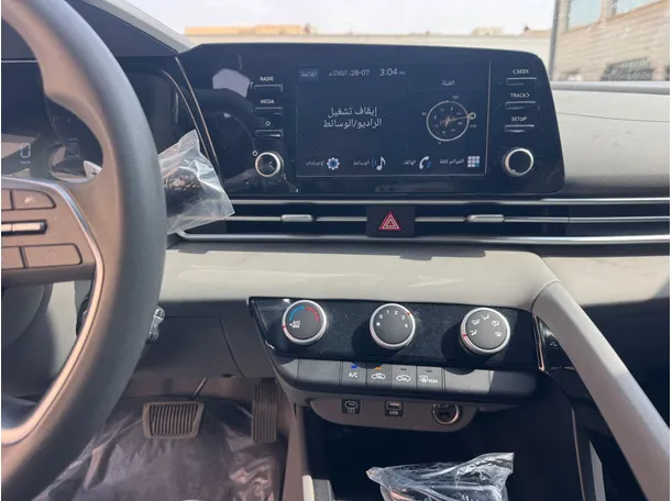 Car image 16