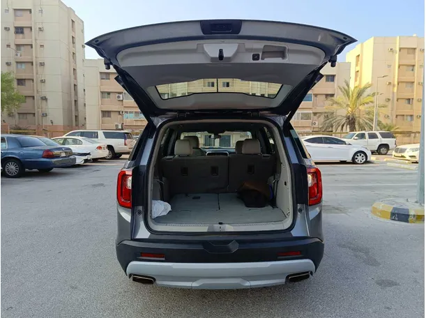Car image 24