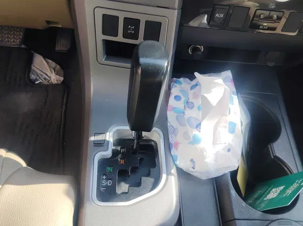 Car image 17