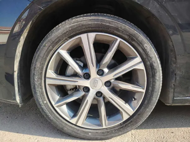 Car image 10