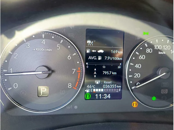 Car image 26