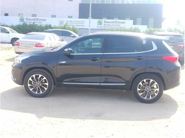 Car image 8