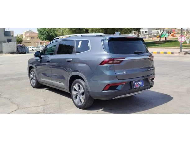 Car image 7