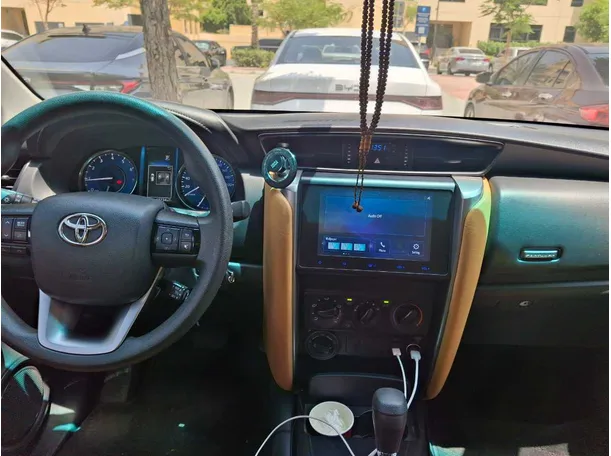 Car image 16
