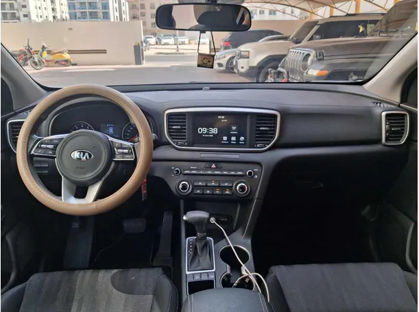 Car image 15