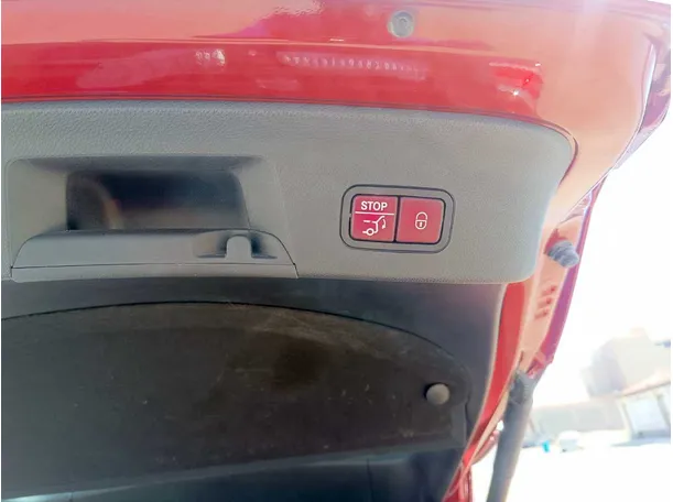 Car image 35