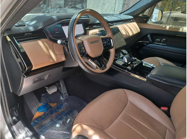 Car image 13