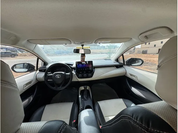 Car image 14