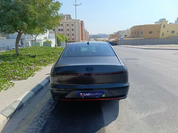 Car image 6