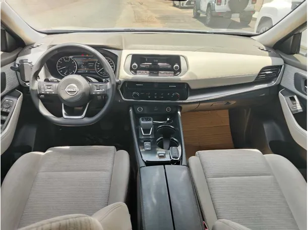 Car image 19