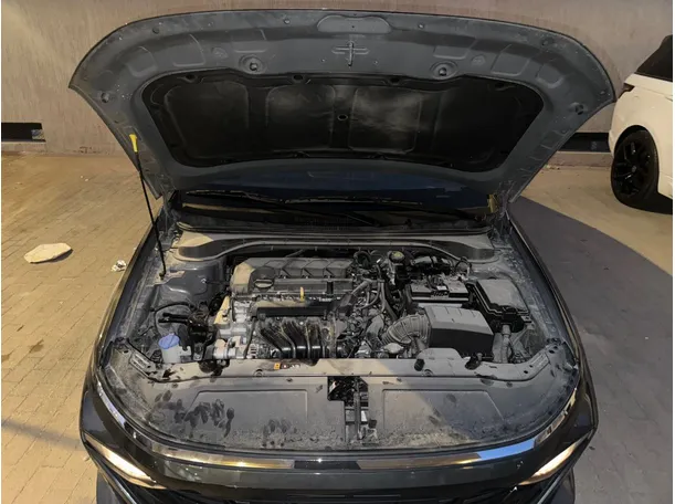 Car image 23