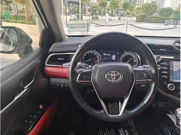 Car image 19