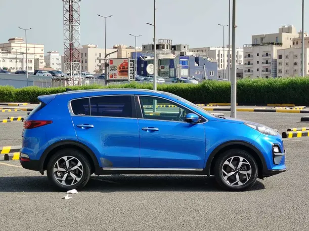 Car image 4