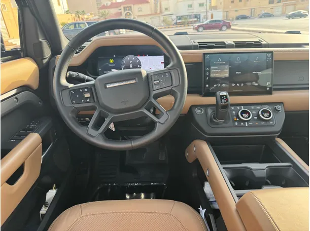 Car image 17