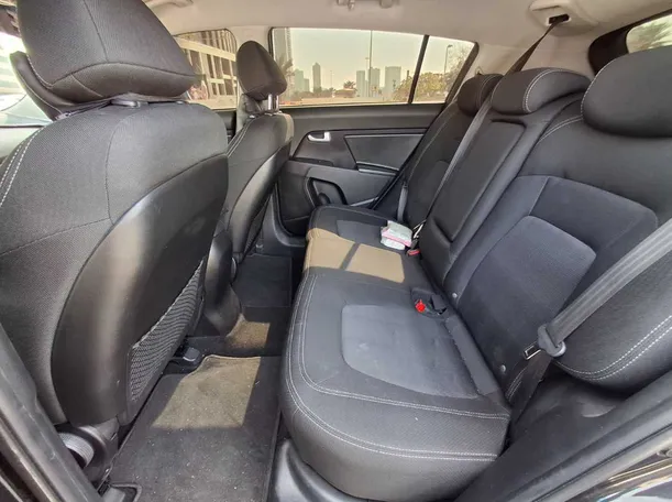Car image 13