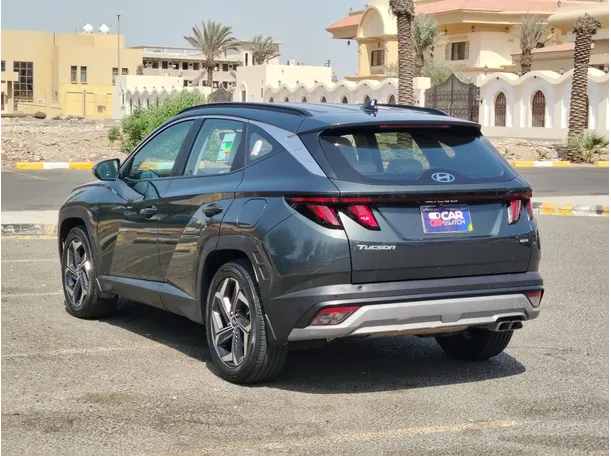 Car image 7
