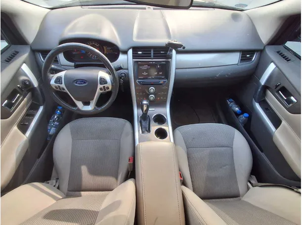 Car image 14
