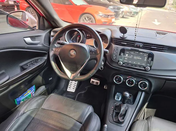 Car image 17