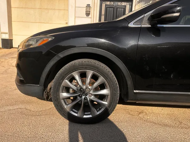 Car image 9