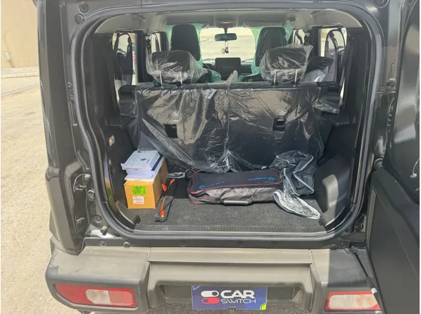 Car image 18