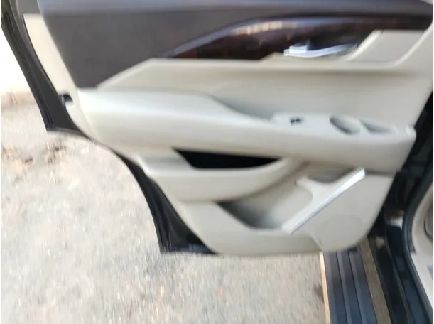 Car image 33